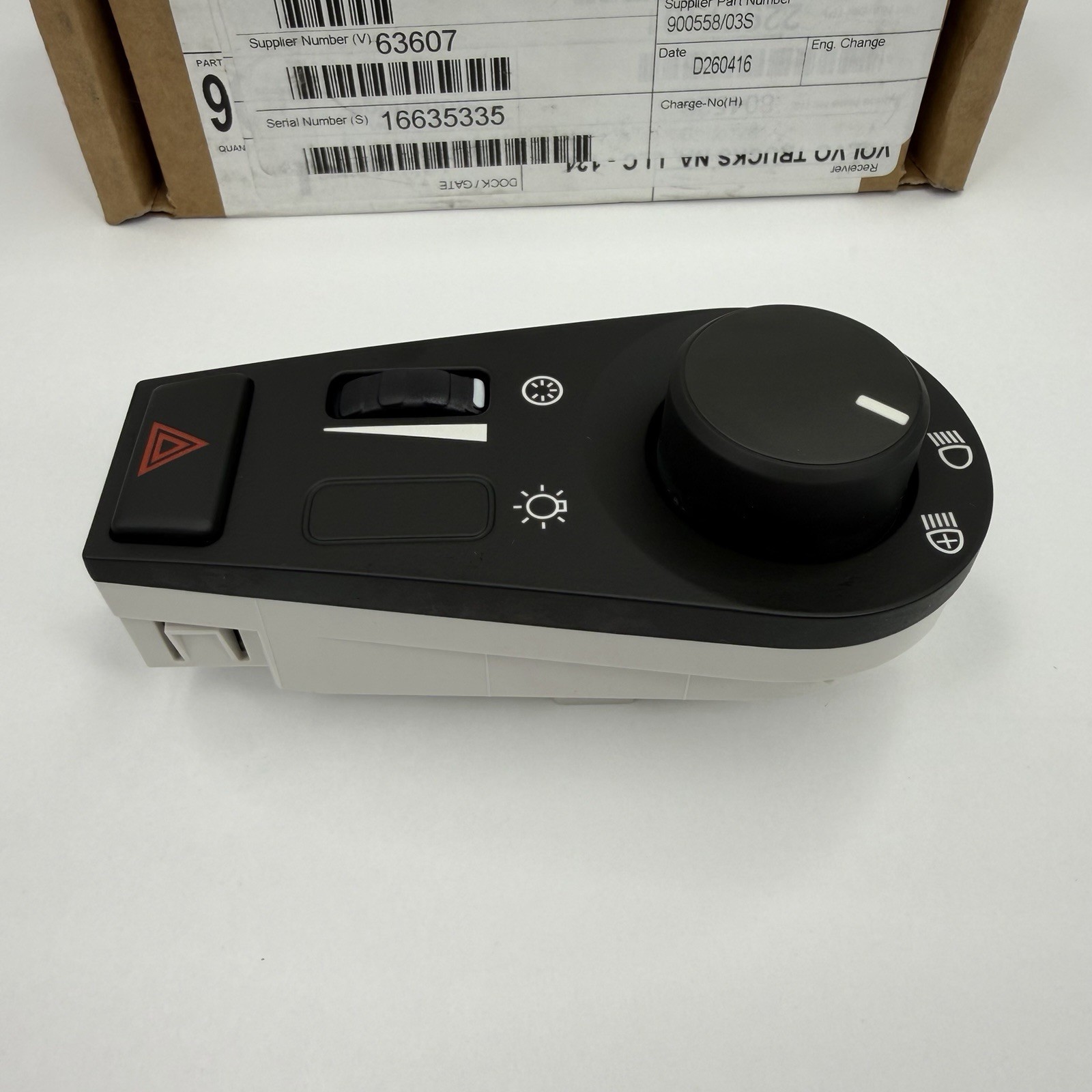 Volvo Truck Headlight/Fog Light Switch 22977101 NEW W/O BOX OEM PART BRAND NEW