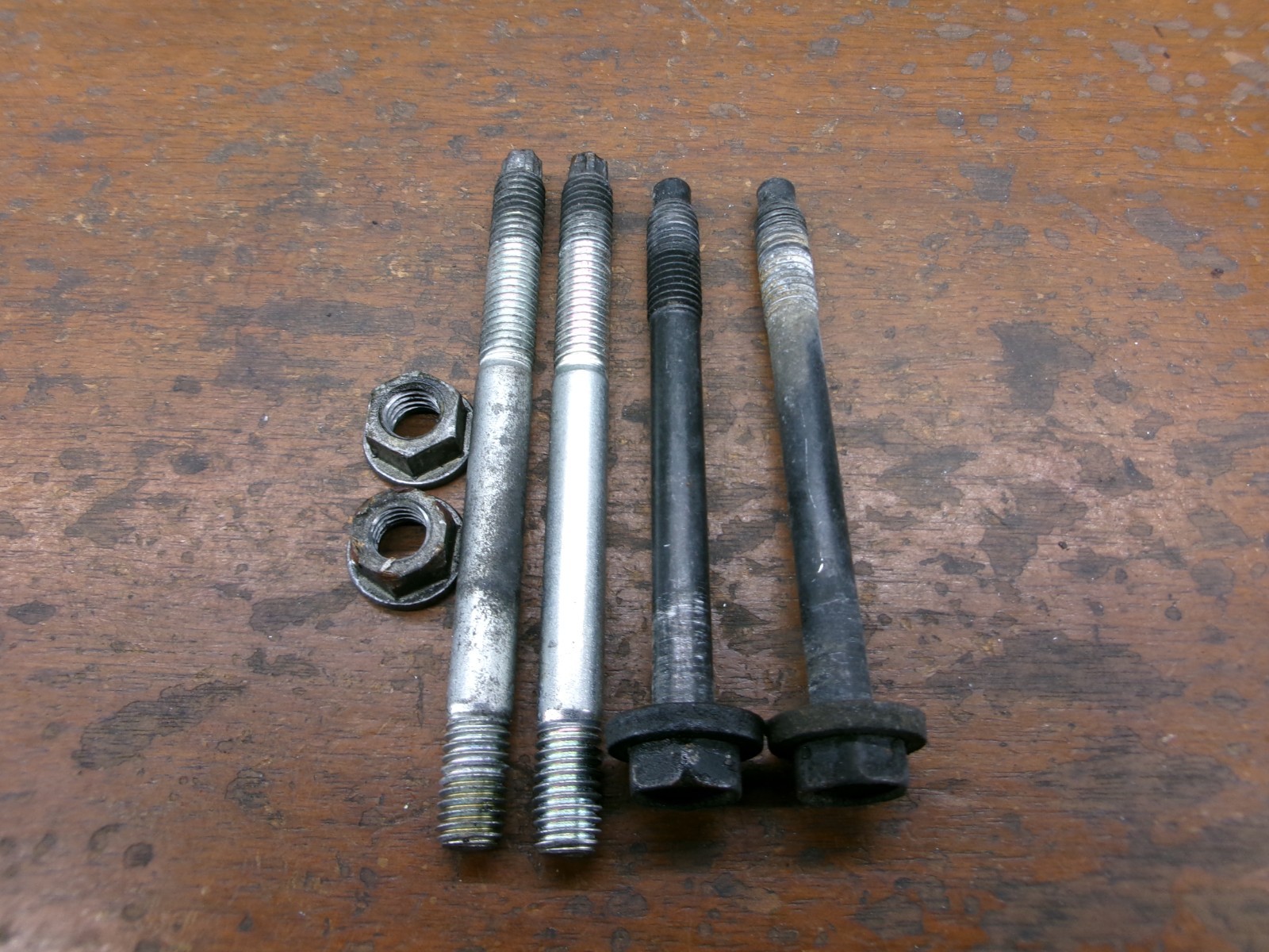 04 – 10 TOYOTA SIENNA AIR CONDITION AC COMPRESSOR MOUNTING BOLTS