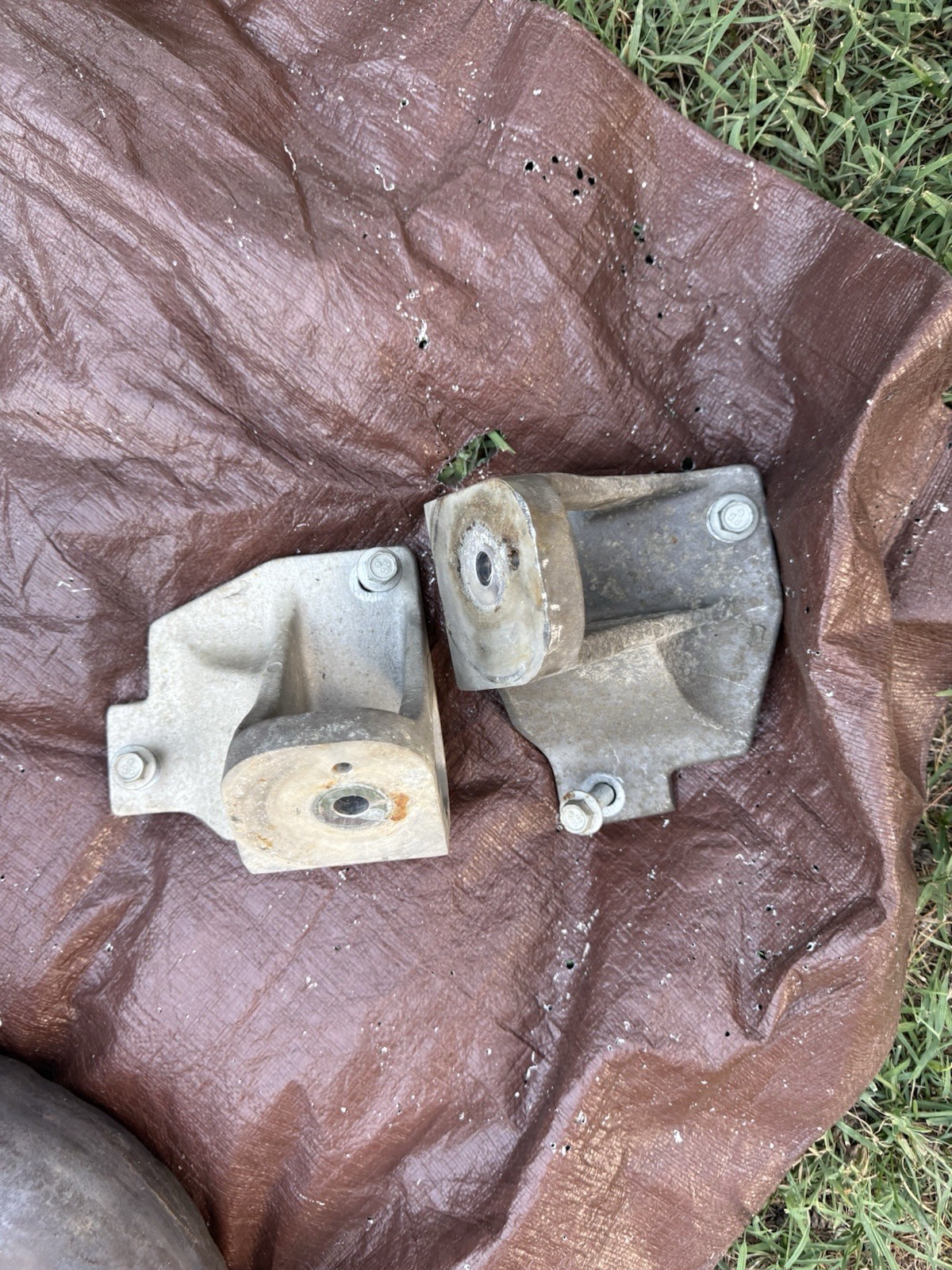 1997-04 C5 Corvette LS1 Engine Mount Motor Stand Pair, LH/RH – OEM