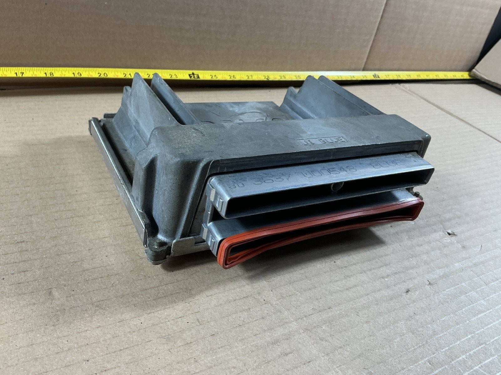 1998 – 1999 Chevrolet Lumina 3.1L Engine Control Module Unit 16236757, 16200870.