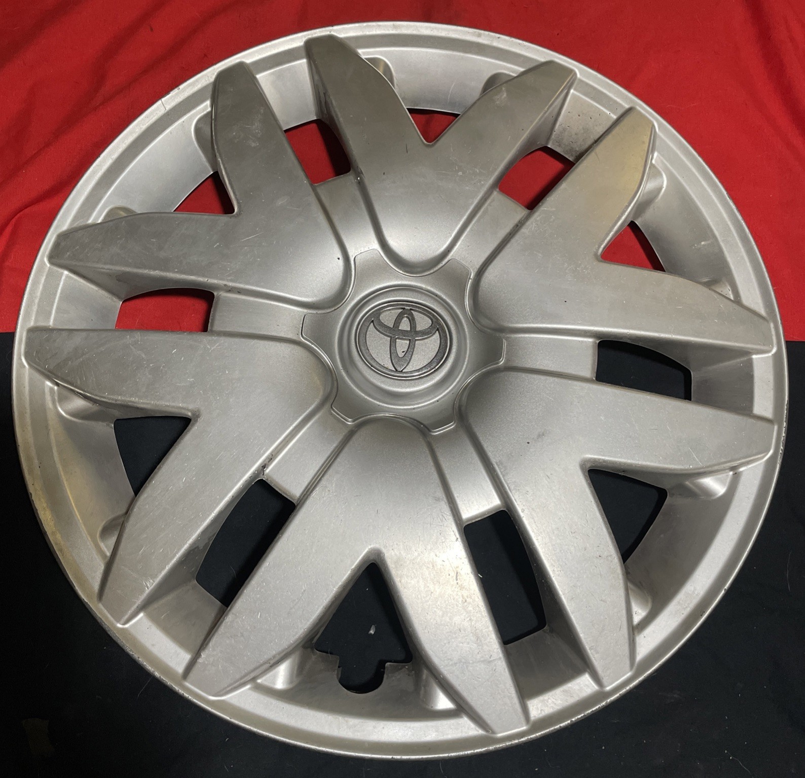 2004-2011 Toyota Sienna 16″ Wheel Cover Hubcap OEM 42621-AE030 CAP SILVER VAN OE