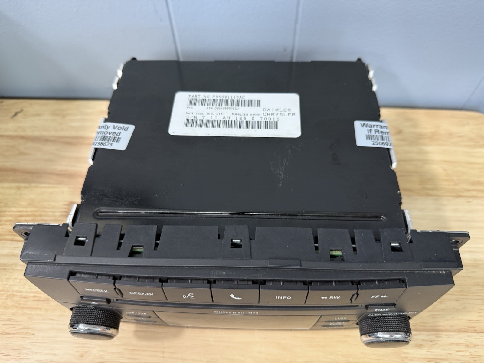 CHRYSLER DODGE JEEP RES Radio MP3/CD Player UConnect BT, AUX-IN P/N: P05091115AC
