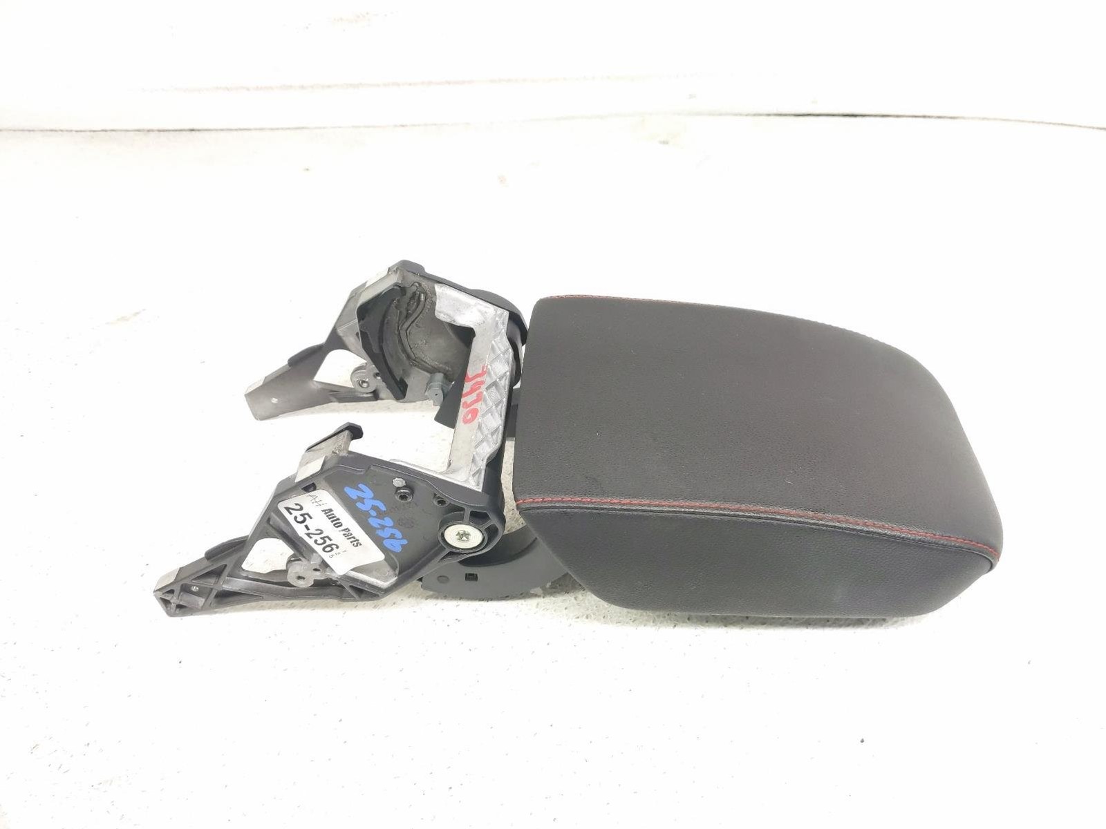 2016-2021 Volkswagen Gti Center Console Armrest Lid Cover 5Gm-864-207-C-Bkx
