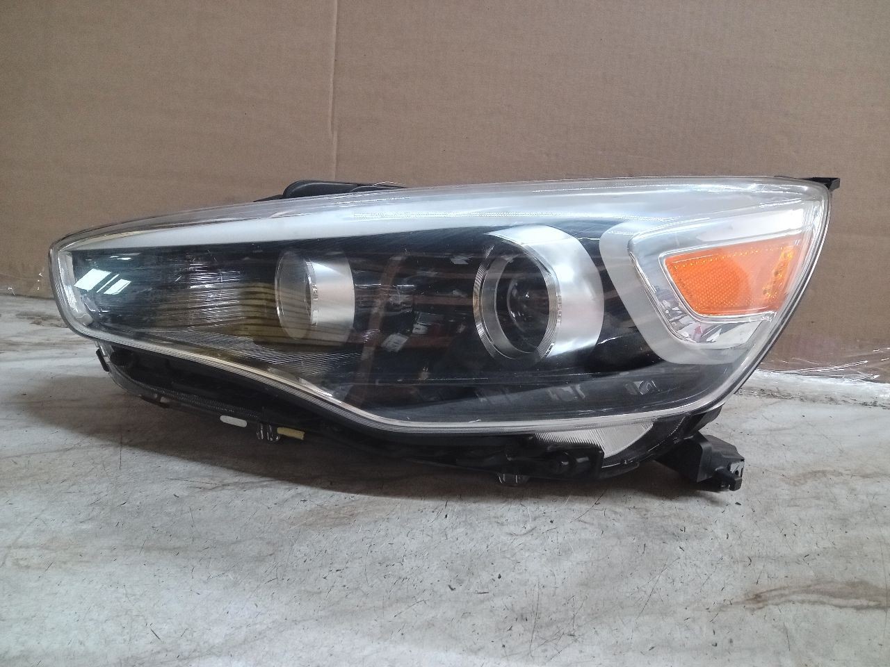 Driver Headlight US Market Xenon HID Fits 14-16 CADENZA 266766