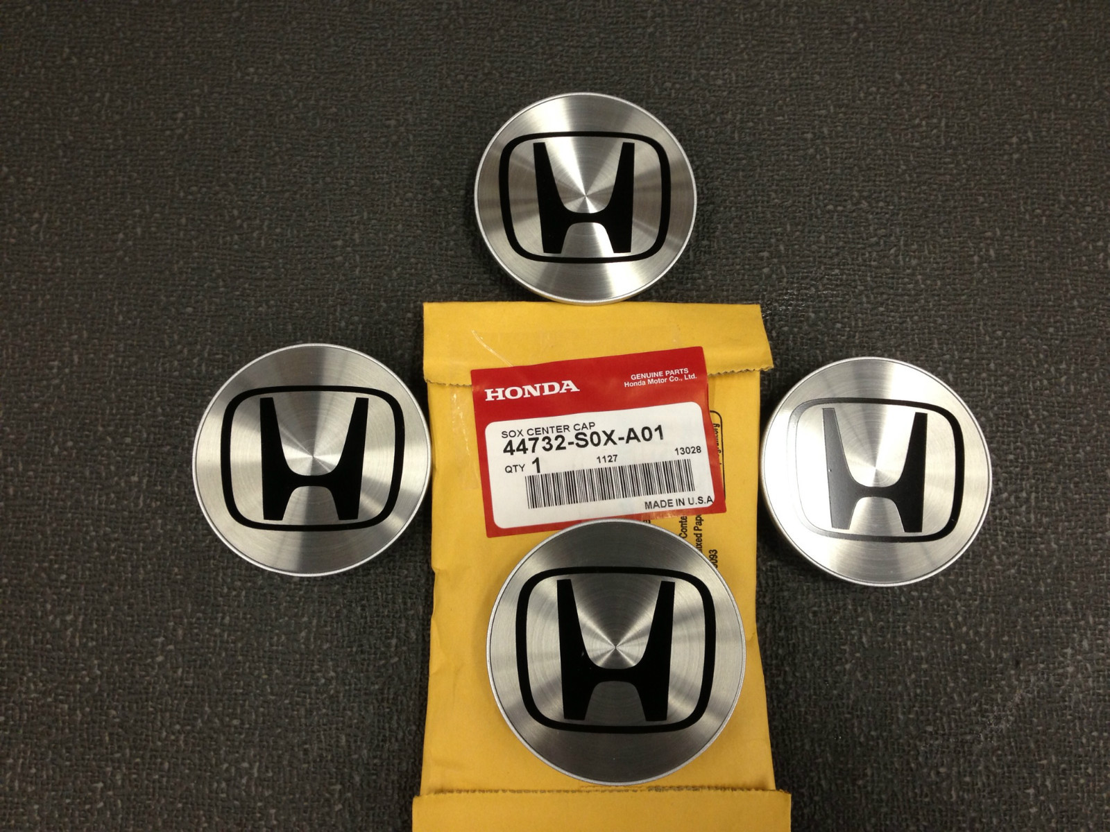 Genuine OEM Honda Aluminum Wheel Plastic Center Cap Set of (4) Four