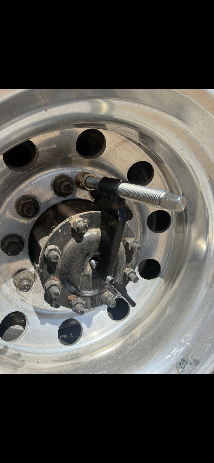 Semi Axle Shaft Removal Tool For Semi’s And Large Trucks