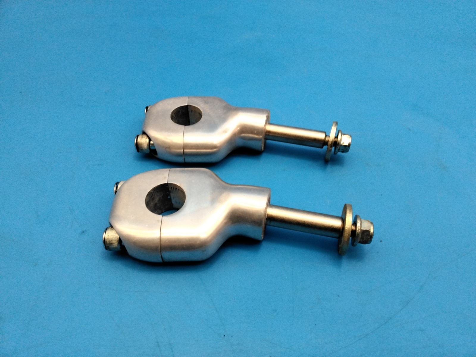 1986-1988 Honda VT 700 800 Shadow OEM Handlebar Risers Nice! VT700 NV750C VT800