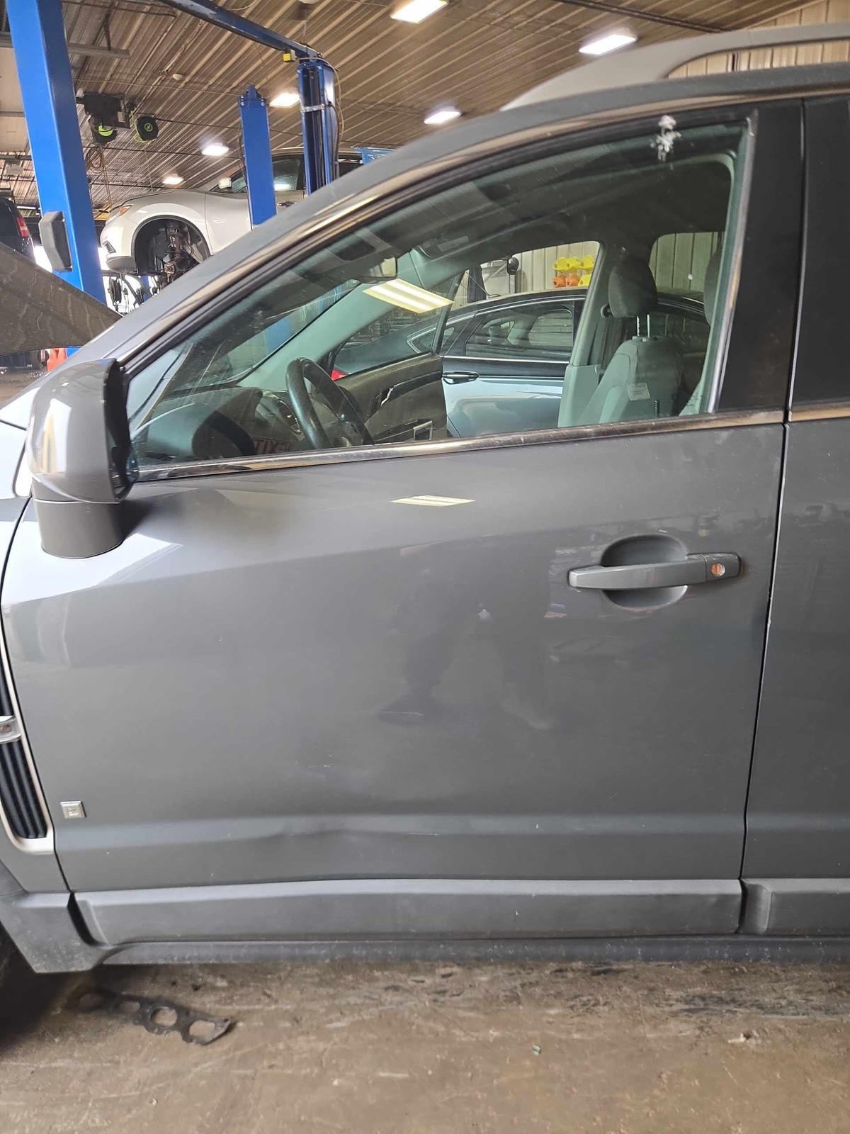 Used Front Left Door Assembly Front fits: 2008 Saturn Vue electric Front Left Gr