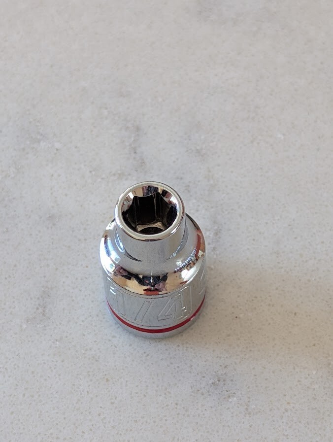 Quinn 3/8″ Drive 6 Point SAE Socket(s) Red Band – PICK YOUR SIZE