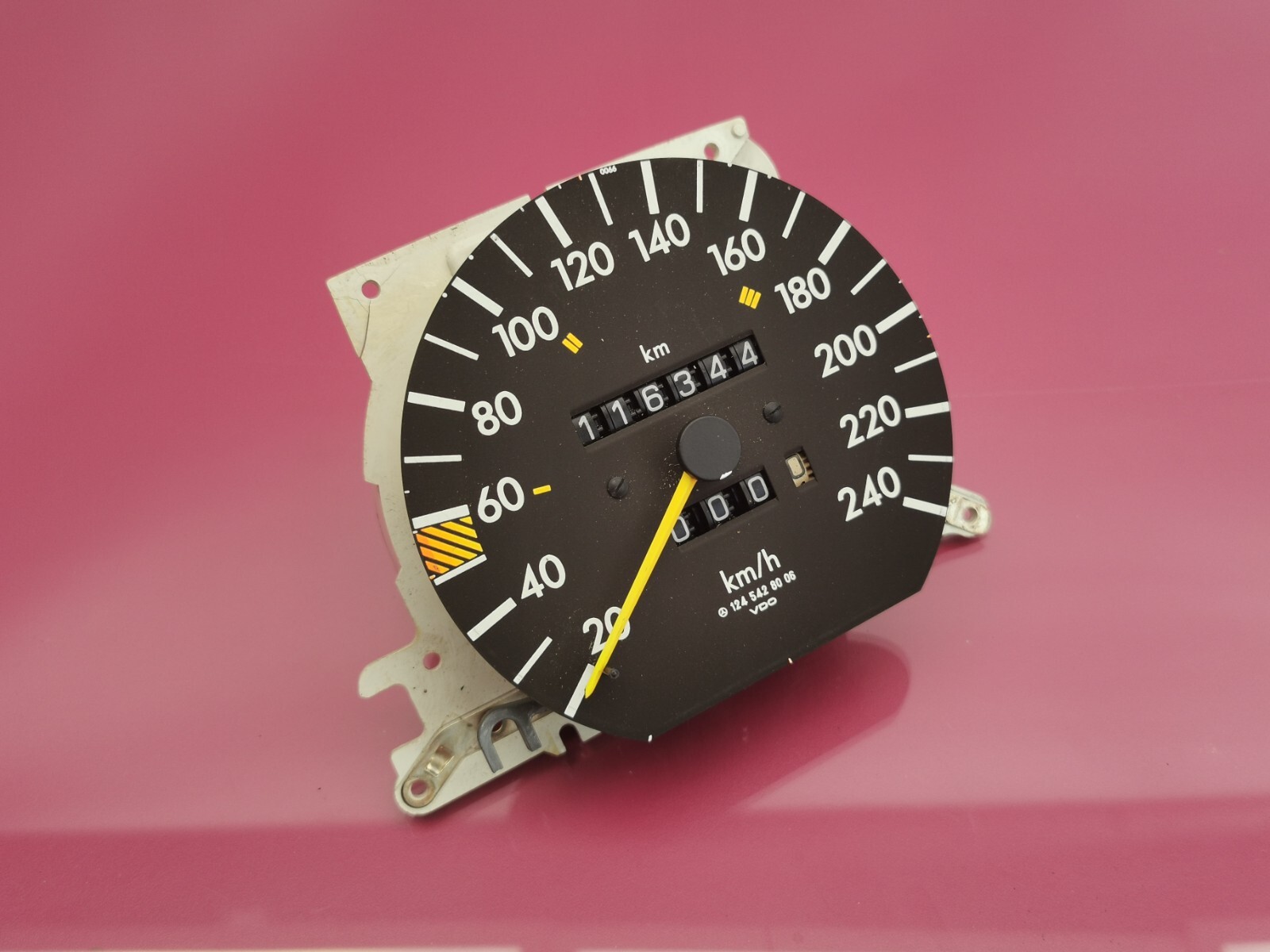 MERCEDES W124 C124 S124 Instrument cluster speed gauge 240km/h 116k