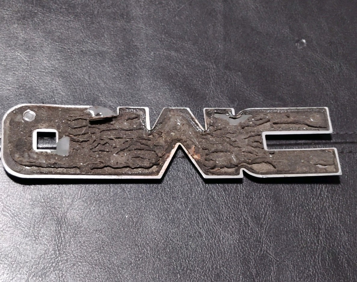1999 2000 2001 2002 2003 2004 2005-2006 GMC Sierra Tailgate Emblem 7” OEM