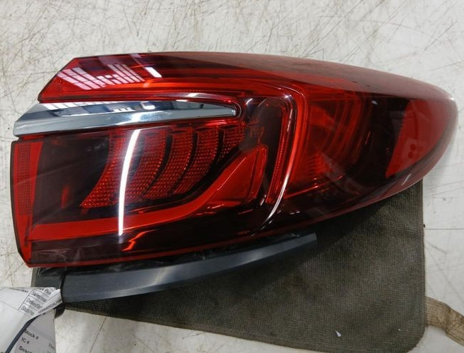 2018-2021 Buick Enclave RH Tail Light Assembly quarter panel mounted OEM
