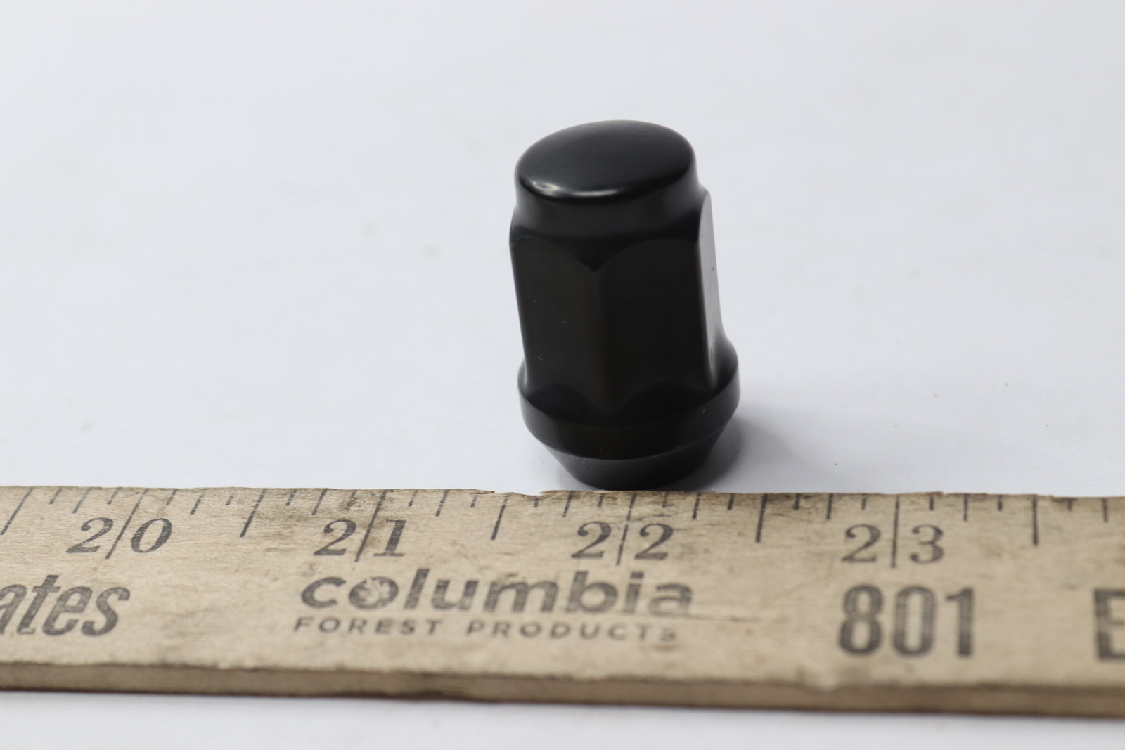 (16-Pk) Closed End Bulge Acorn Style Lug Nuts Conical 60 Deg. Seat Black 3/4″