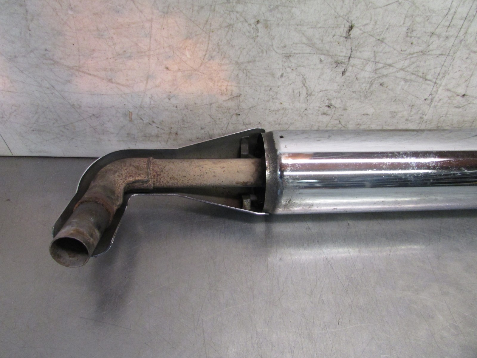 240 G KAWASAKI VULCAN VN 1500 NOMAD CARBUR 2000 OEM REAR LEFT EXHAUST MUFFLER