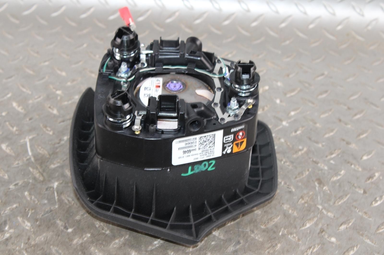 16-24 Camaro Driver Left LH Black Steering Wheel SRS Airbag Air Bag OEM OE WTY