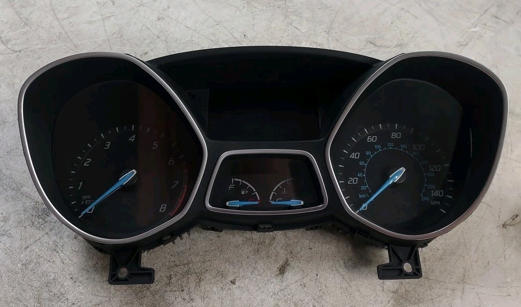 2013-14 Ford Focus Speedometer Instrument Gauge Cluster CM5T-10849-CTC 95050 Mi