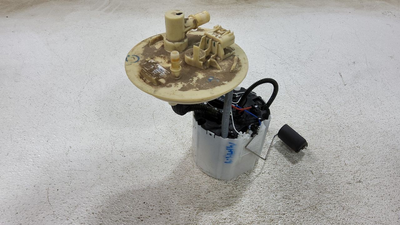 Used Fuel Pump fits: 2022 Chevrolet Camaro pump assembly tank mounted 3.6L w/o 1