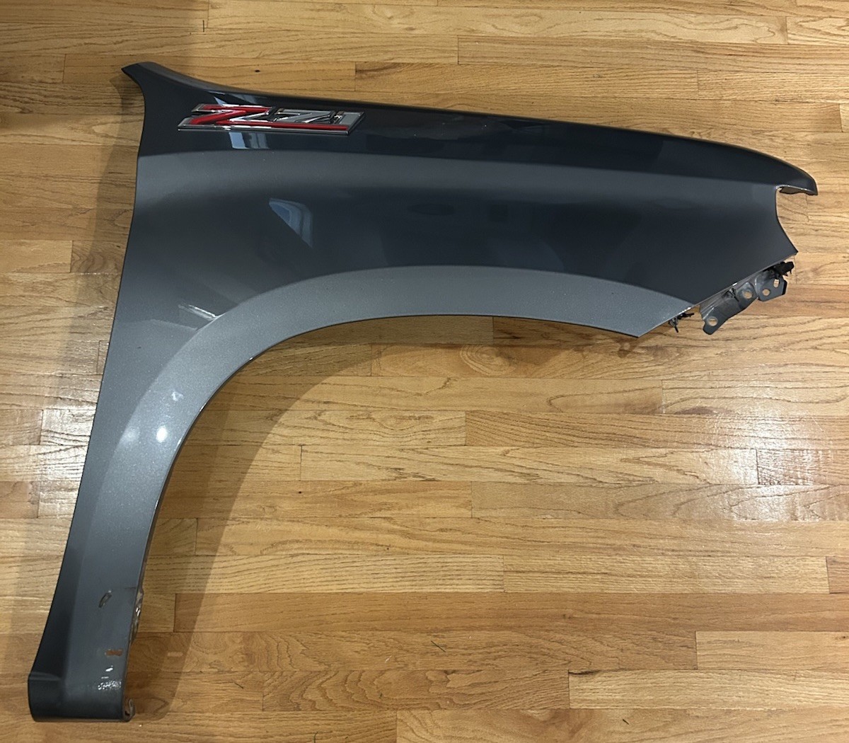Mint! 2019 2020 2021 2022 2023 2024 2025 SILVERADO 1500 CLASSIC RIGHT FENDER OEM