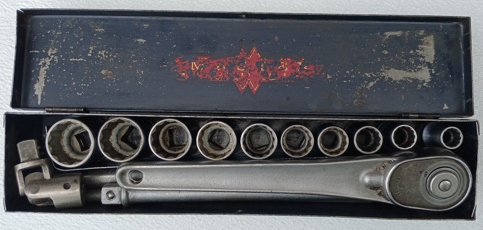 Vintage Indestro 1/2″ Drive Ratchet & Socket Set in Wards Master Case, USA