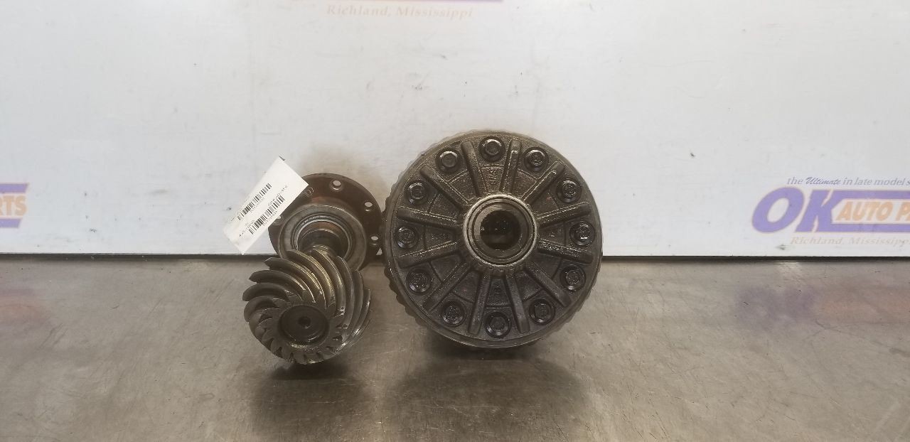 19 NISSAN TITAN REAR AXLE RING GEAR AND PINION 2.937 RATIO ELECTRIC LOCKING
