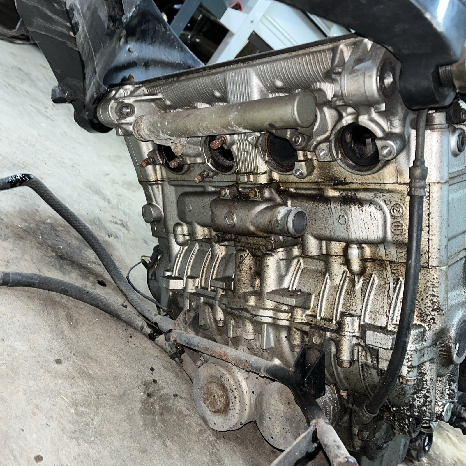 2001 01 KAWASAKI ZX750P ZX 750 ZX7R NINJA BLOWN ENGINE MOTOR FRAME CHASSIS BODY