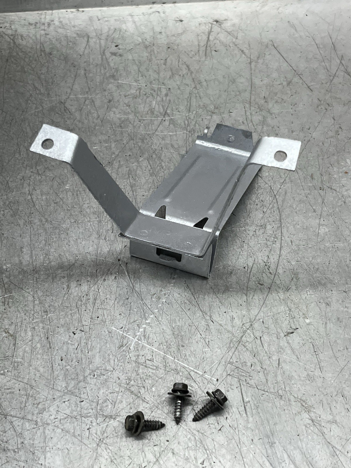 88-94 Chevy Truck Suburban Radio Cassette Tape Player Rear Mounting Bracket OEM