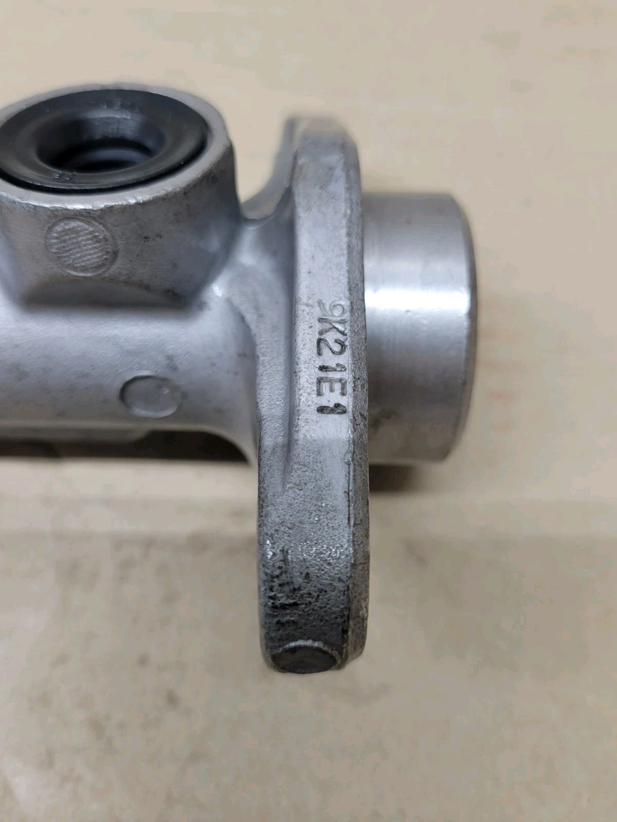11-2771 Brake Master Cylinder 1996-2000 Honda Civic GX SI HX LX DX 1.6L L4 FWD