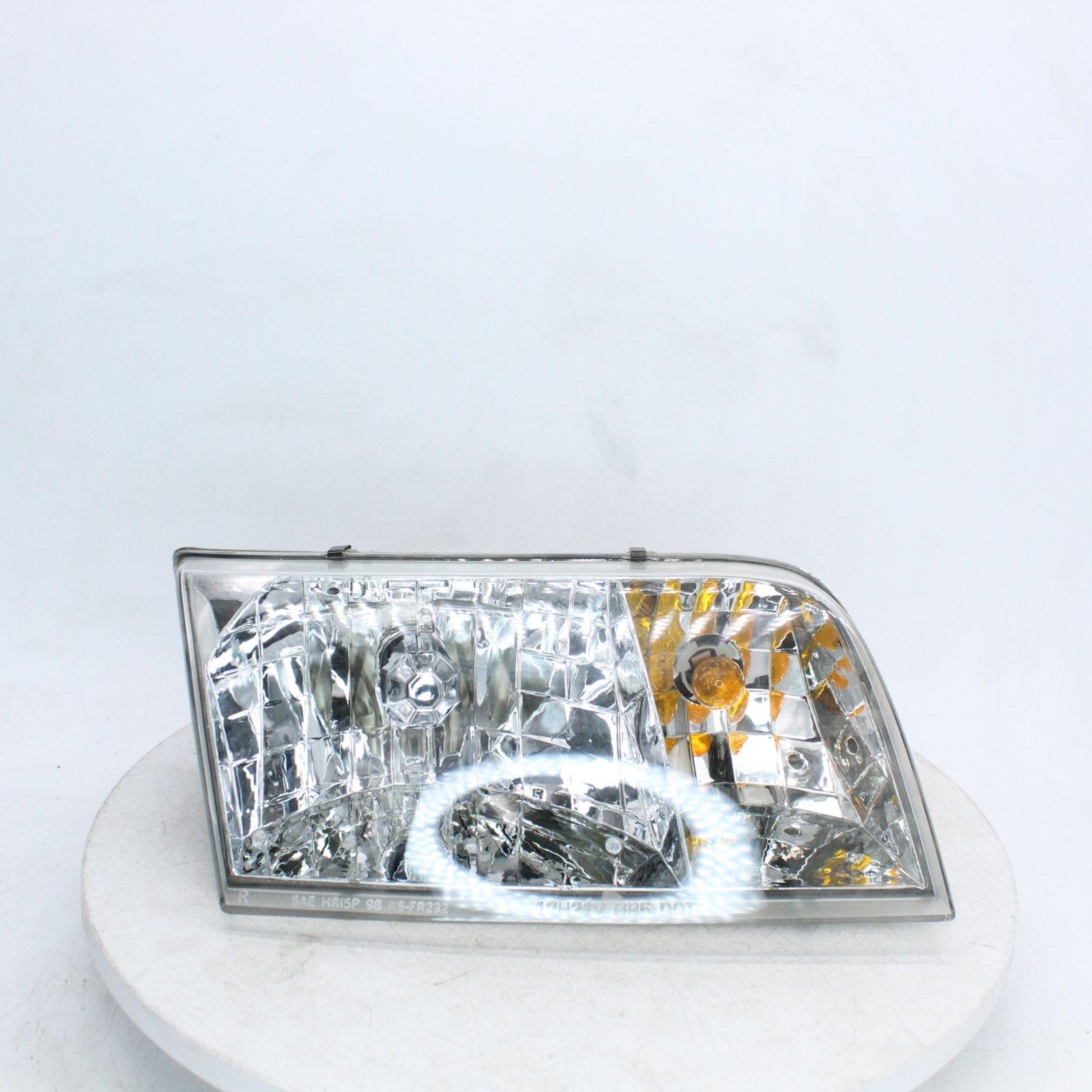 Eagle Eyes RH Head Lamp Assembly Part Number 114-00520CR For Ford Crown Victoria