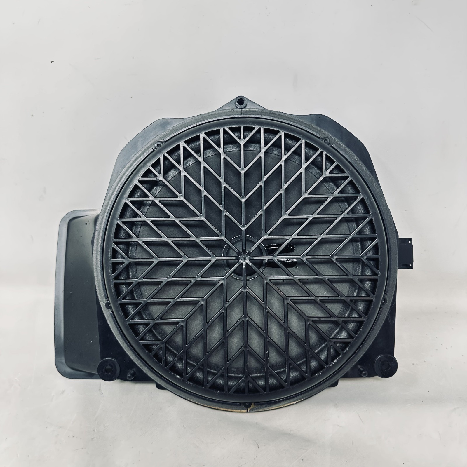 2010 – 2016 AUDI A4 REAR CENTER BASS LOUDSPEAKER OEM 8T0035412