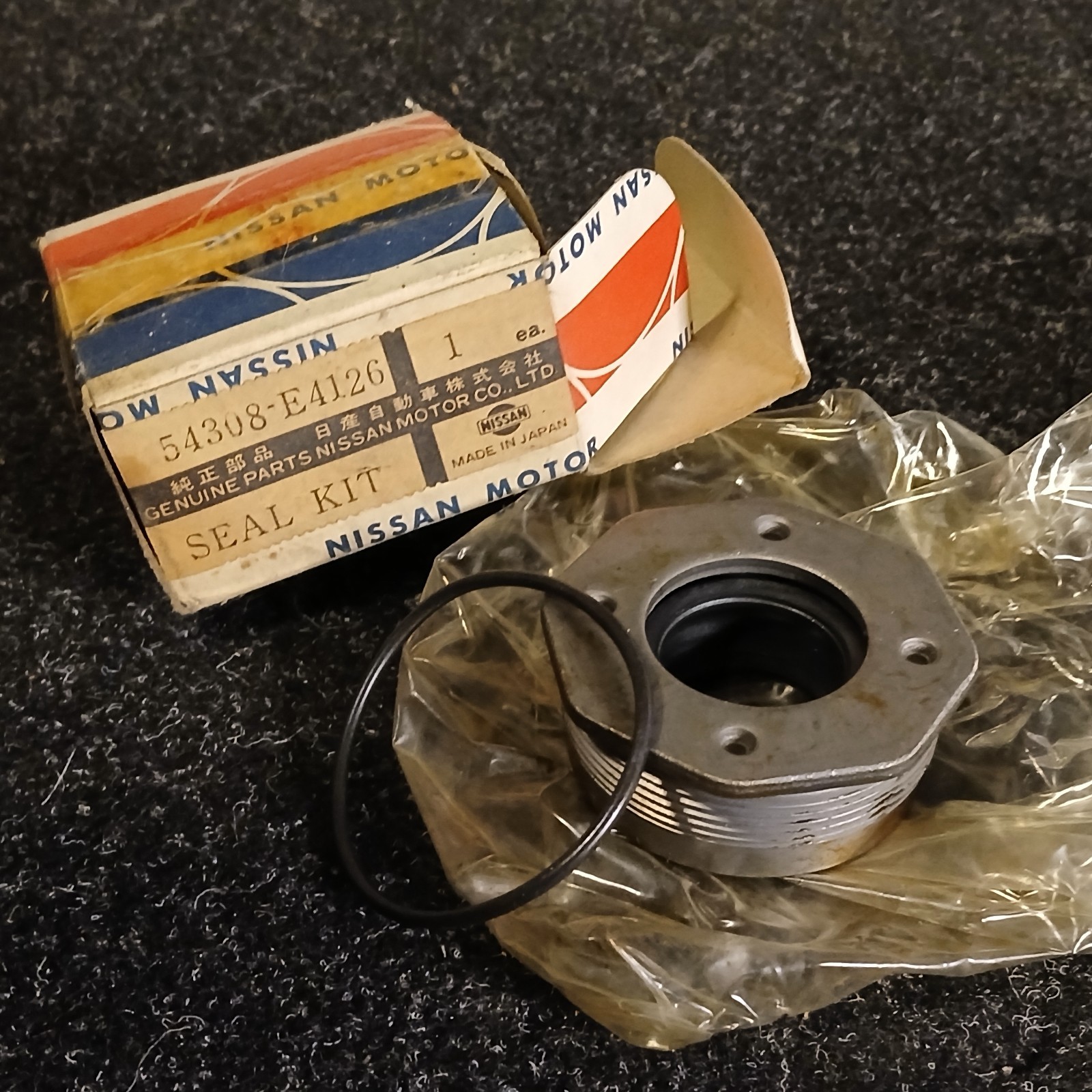 1969 – 1981 Datsun 240 260 280Z Front Rear Strut Seal Kit # 54308 E4126 NOS OEM