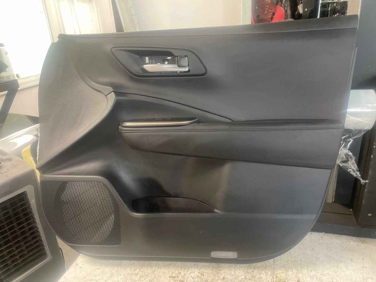 2023-2025 TOYOTA CROWN FRONT PASSENGER RIGHT SIDE INTERIOR DOOR TRIM PANEL BLACK