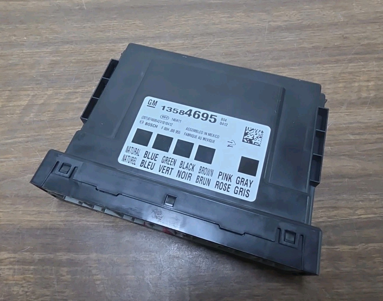 2010-2014 Chevrolet Equinox Body Control Module BCM OEM. 13584695