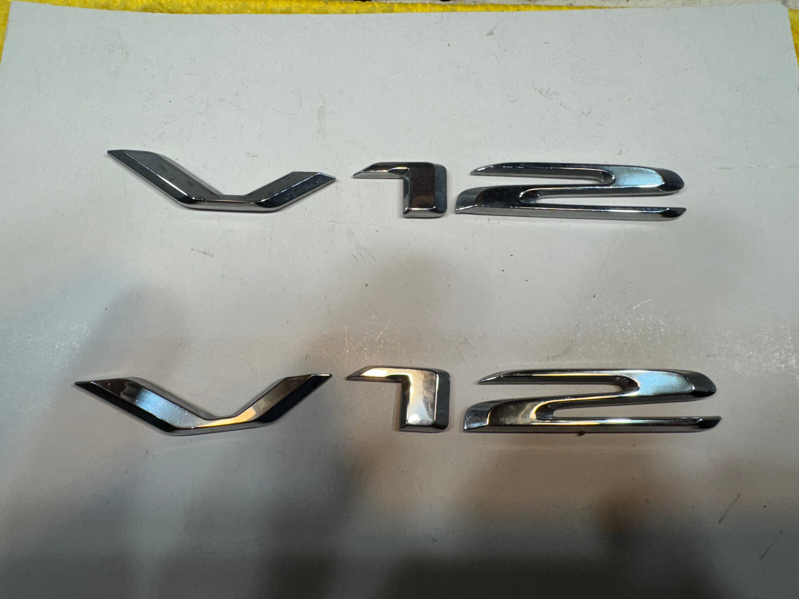 Genuine Mercedes 93-95 R129 SL600 V12 fender sides PLASTIC chrome V12 Two Emblem