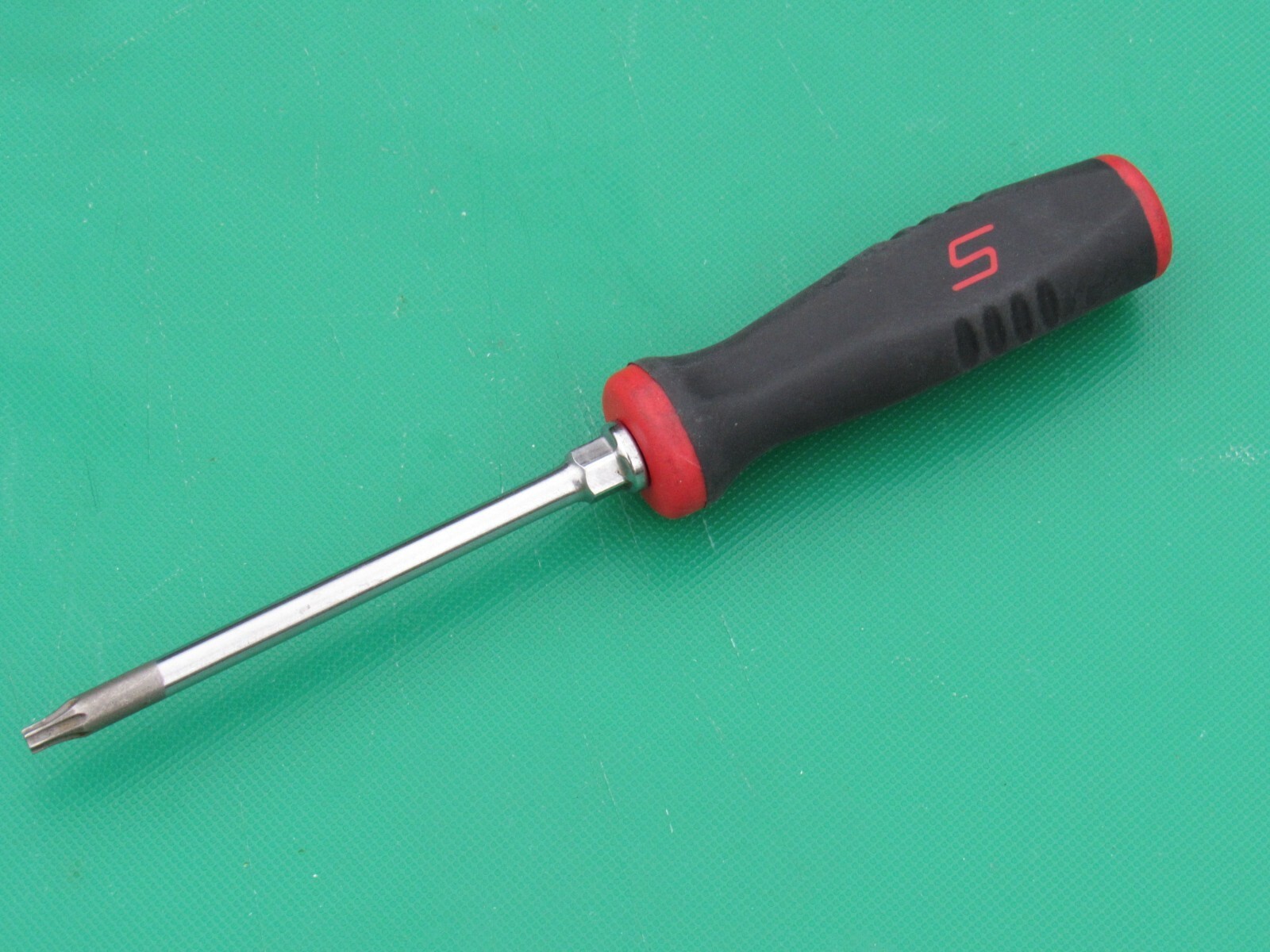 SNAP ON SGDT308 T8 BLACK RED MINI SOFT GRIP HANDLE TORX SCREWDRIVER AC102
