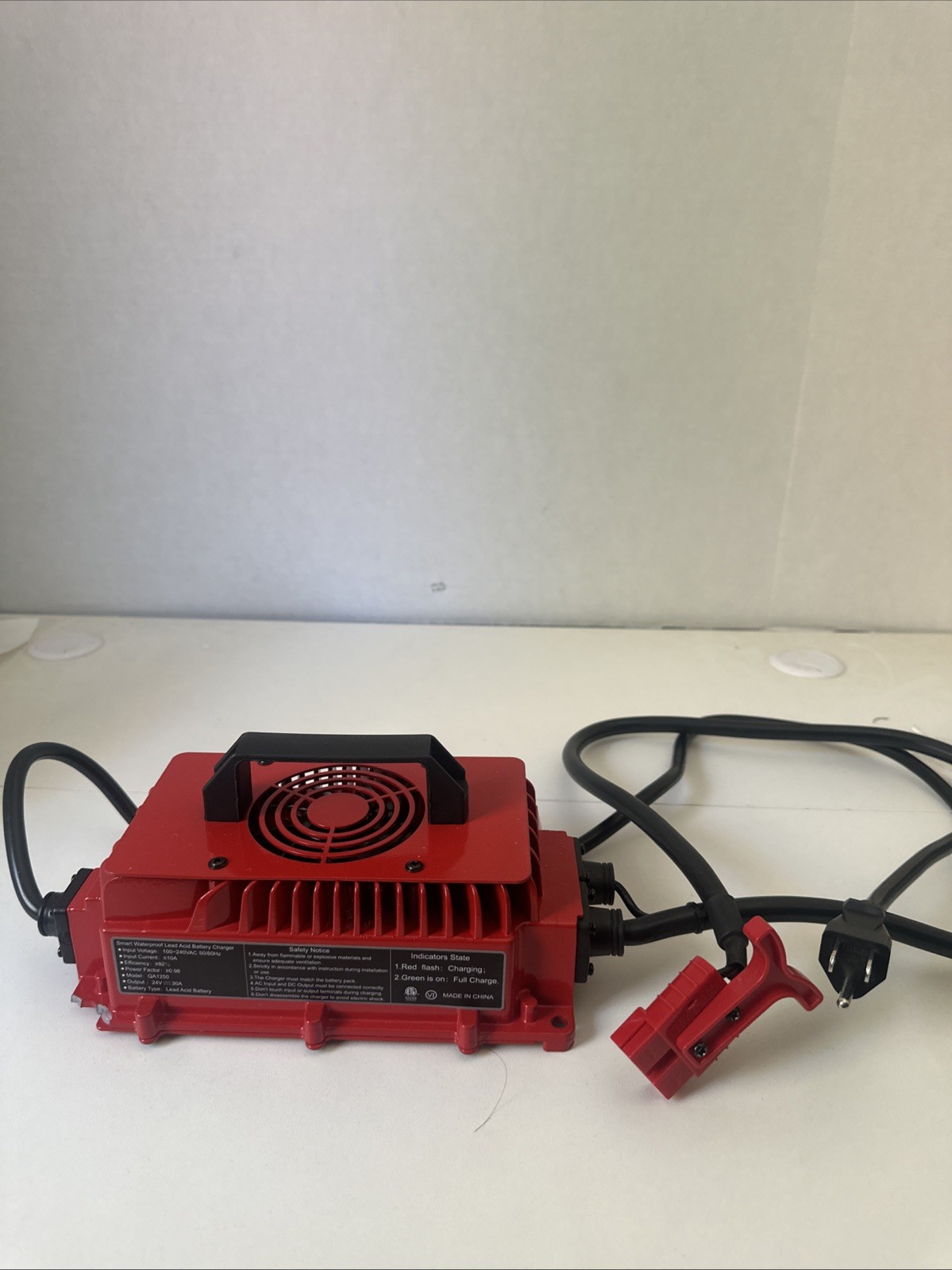 Smart Waterproof Lead Acid Battery 110-240V Portable Charger