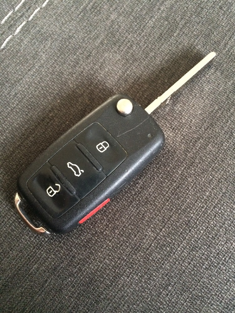 VOLKSWAGEN VW UNCUT KEY FOB OEM REMOTE KEYLESS ENTRY TRANSMITTER 5K0 837 202 AE