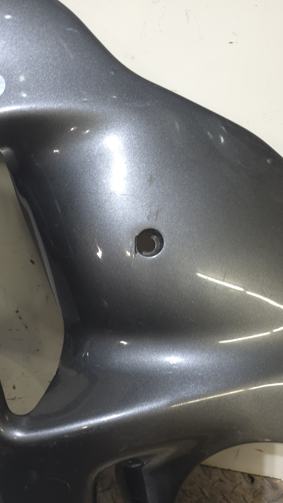 1999-2007 SUZUKI GSX1300r HAYABUSA OEM FACTORY LEFT SIDE FAIRING (SCRATCHES)