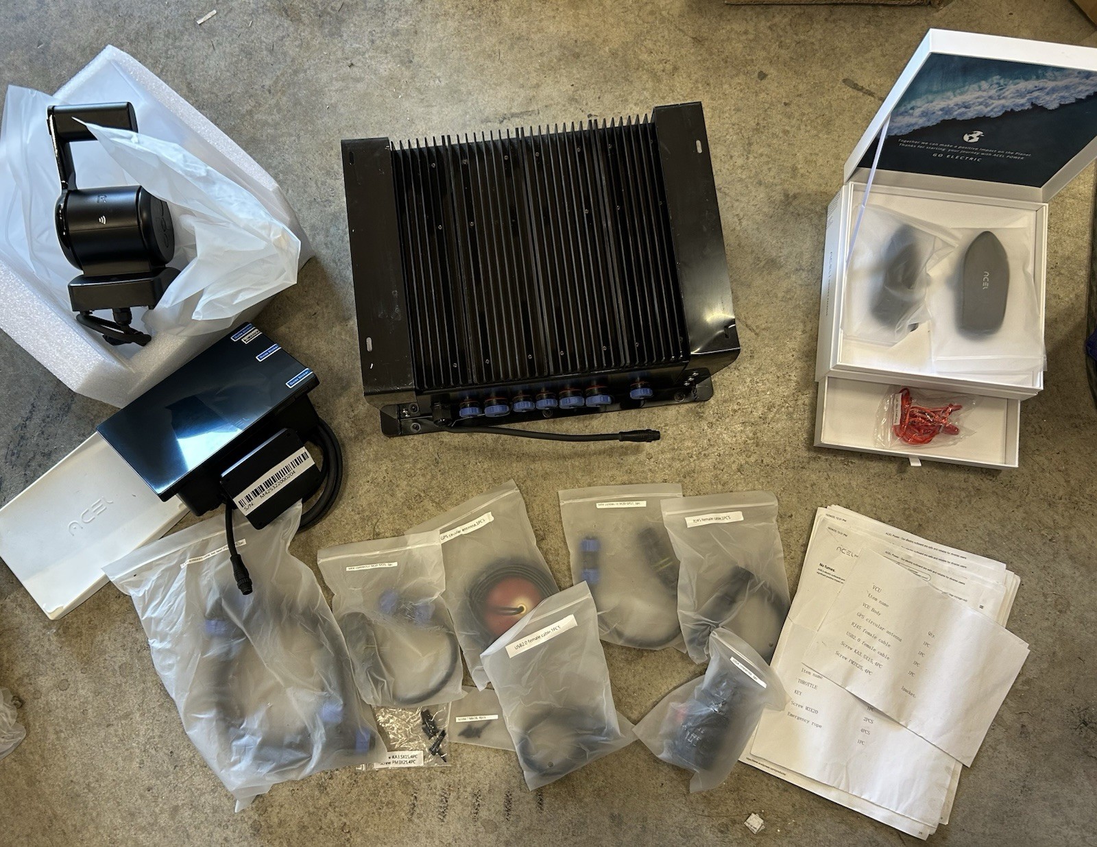 Acel Go Electric Outboard Technology 7″ Display, Motor Logic Controller, Cables