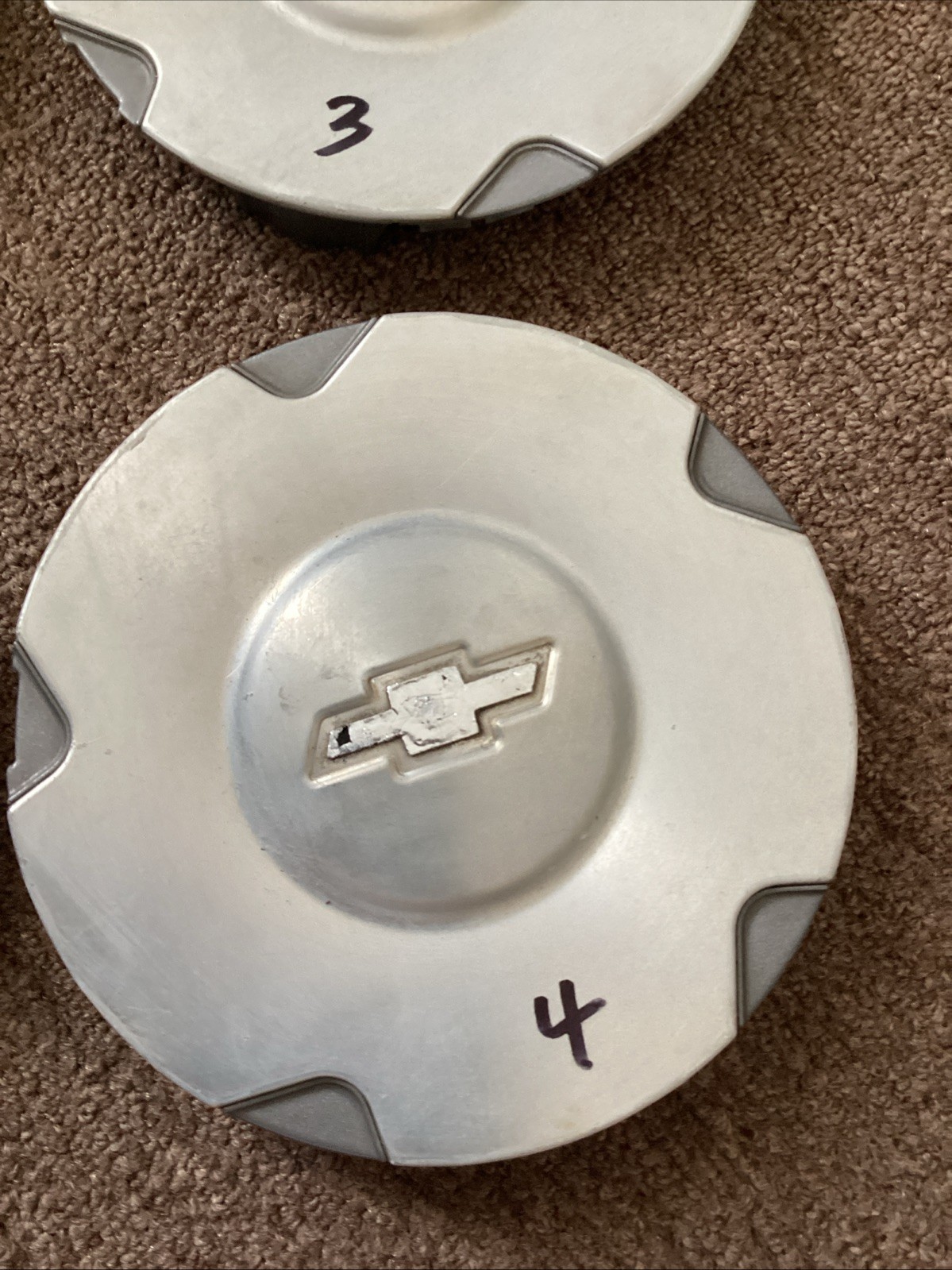 #M 2002-2006 CHEVROLET TRAILBLAZER CENTER CAP 9593373 1 Single Cap