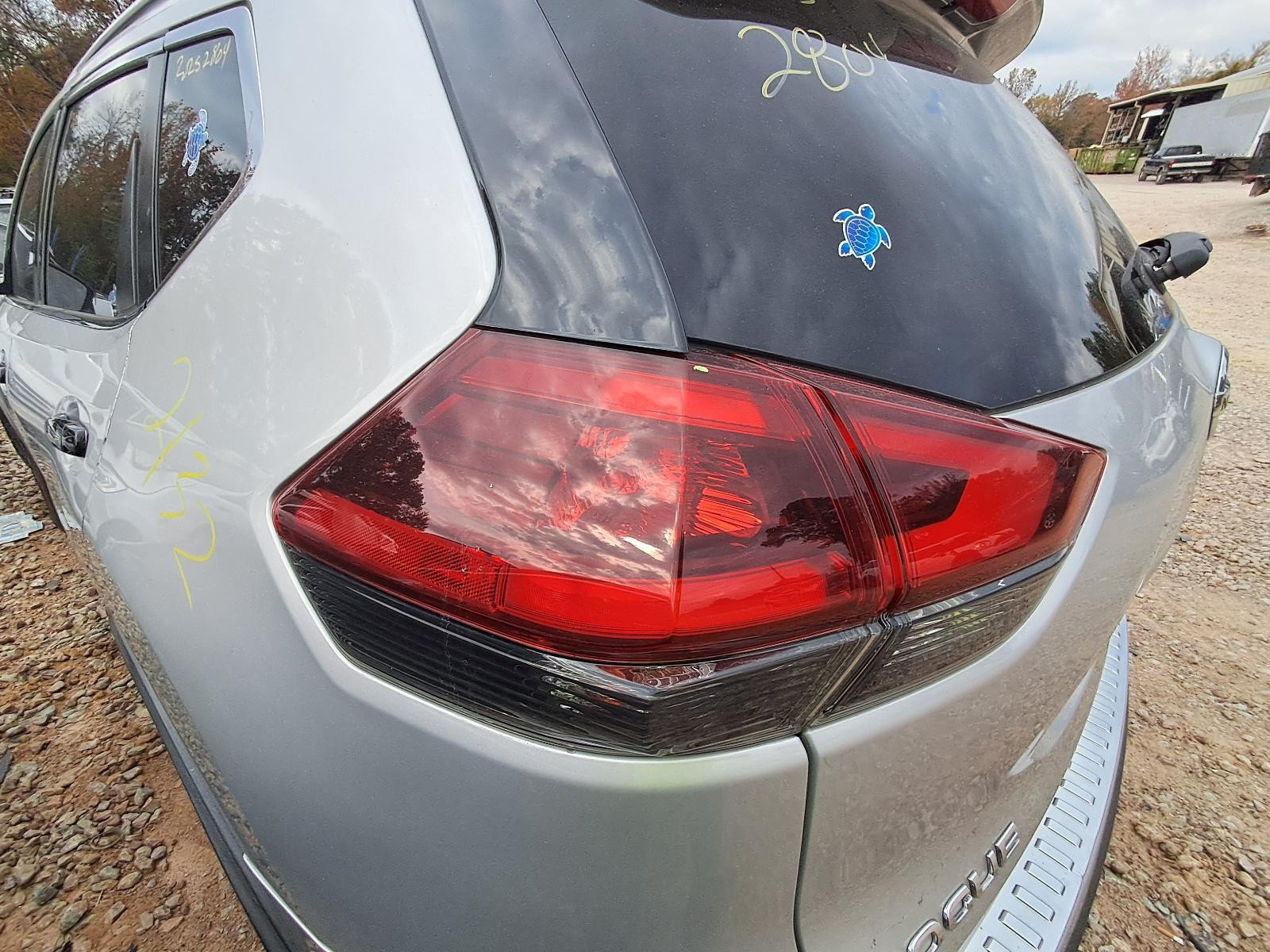 Used Left Tail Light Assembly fits: 2020 Nissan Rogue quarter panel mounted Left