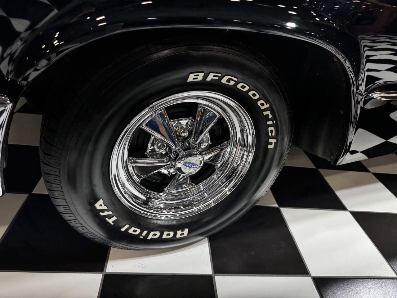1963 Chevrolet Impala SS 409/340 HP – L-33 NUMBERS MATCHING – 4-Speed