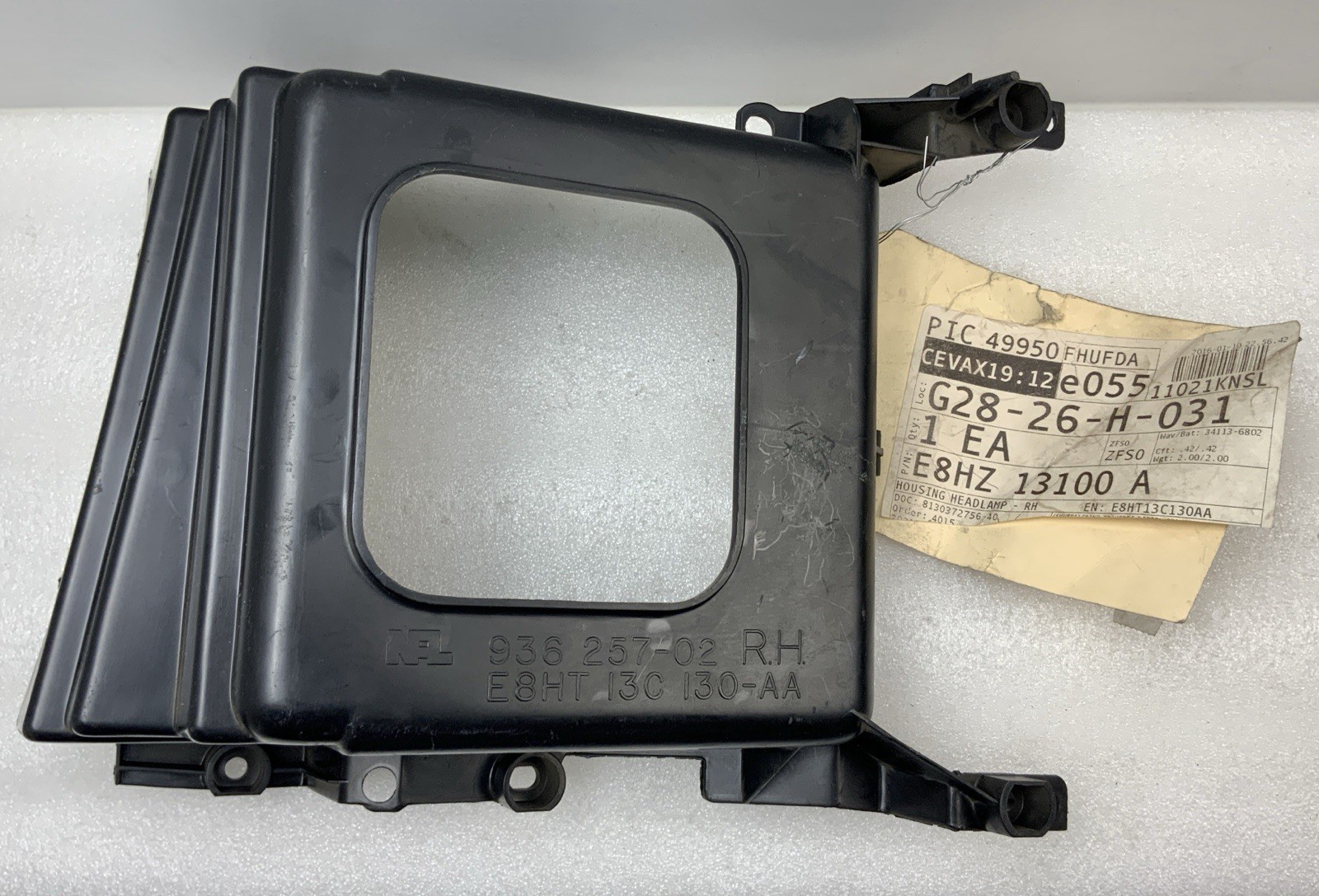 DAIMLER HOUSING HEADLAMP LH E8HZ 13101 A NEW OEM E8HZ 13101 A