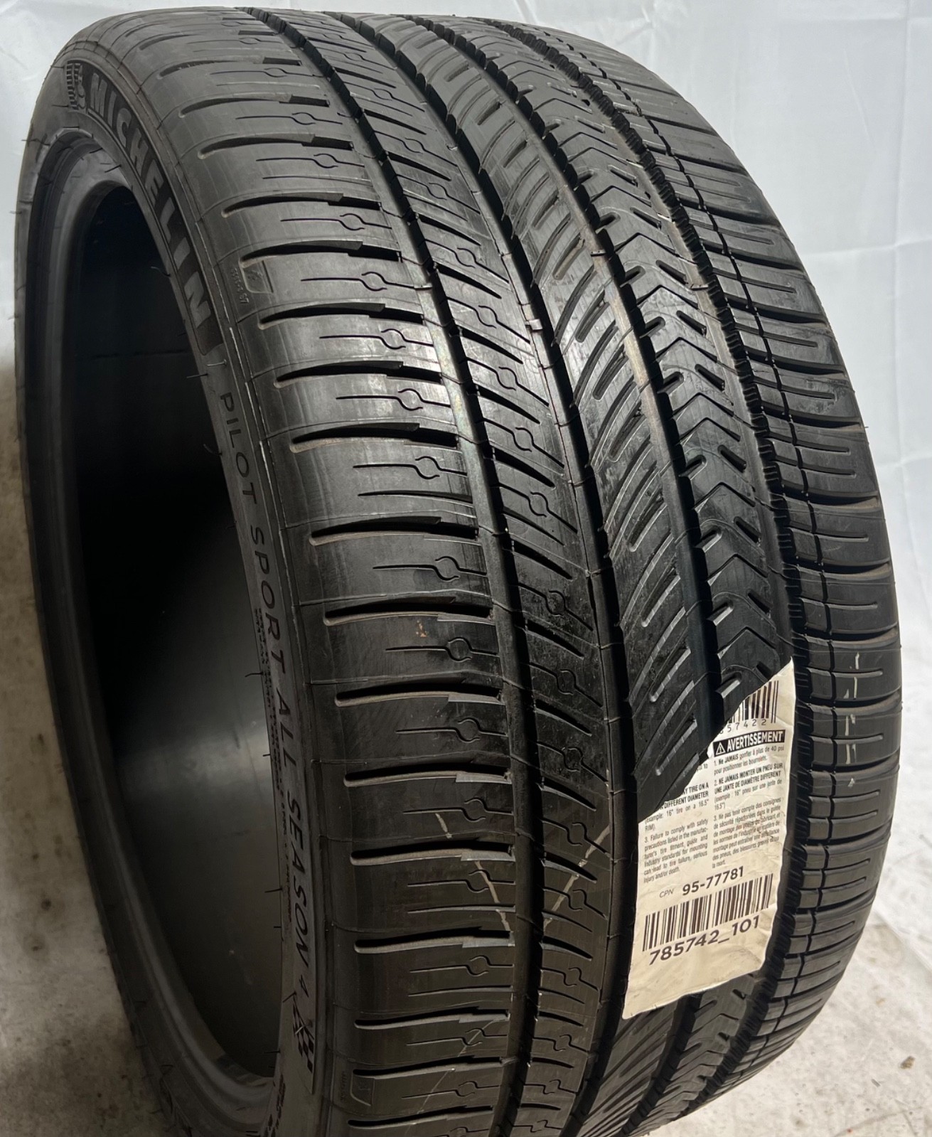 1 – NEW 285/35ZR20 XL (104Y) Michelin Pilot Sport All Season 4 – 7091