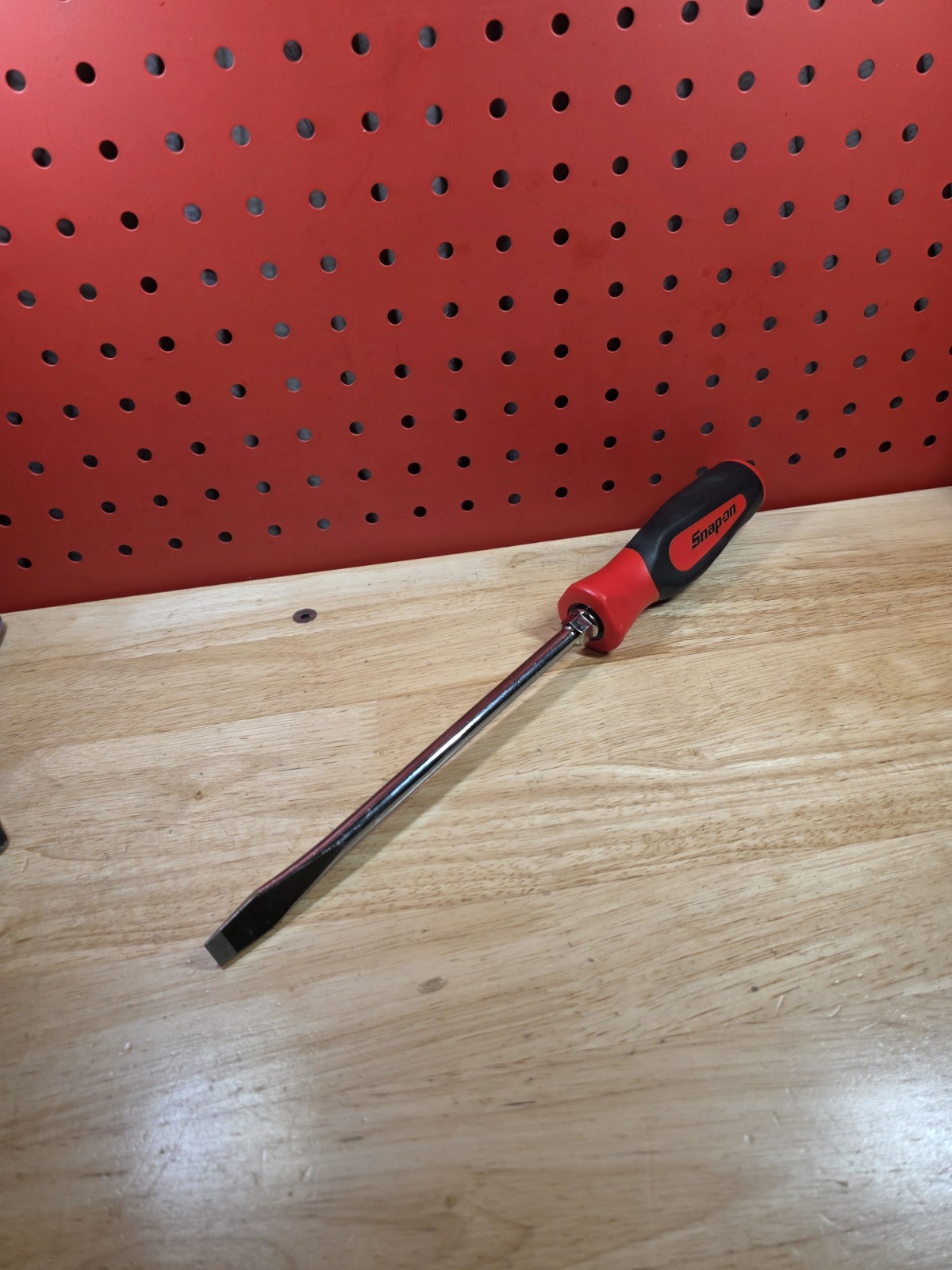 Snap-on Tools SGD6B 5/16″ Tip Flat Slotted Head Screwdriver W/ Red Handle