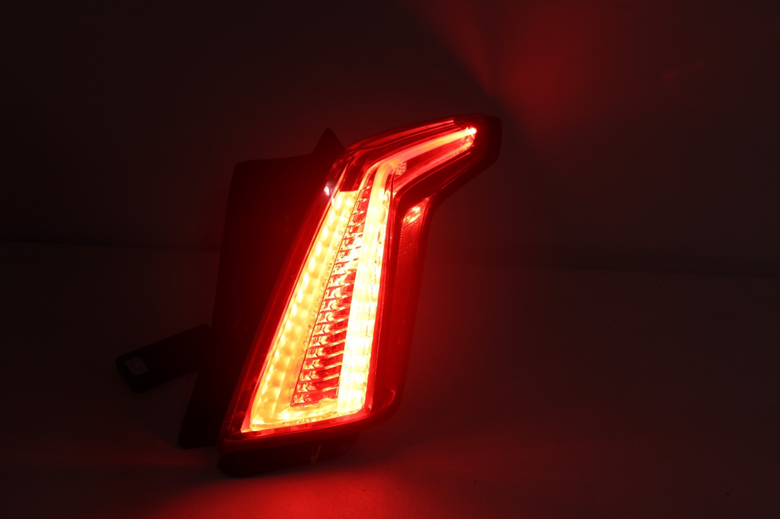 17-19 CADILLAC XT5 PASSENGER RIGHT SIDE LED TAILLIGHT TAIL LAMP LIGHT