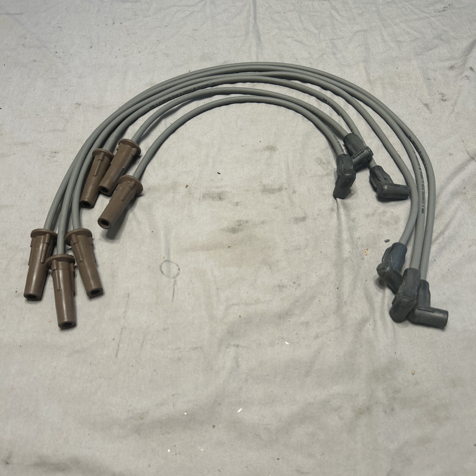 STANDARD PLUS PROFESSIONAL IGNITION WIRE SET 6669