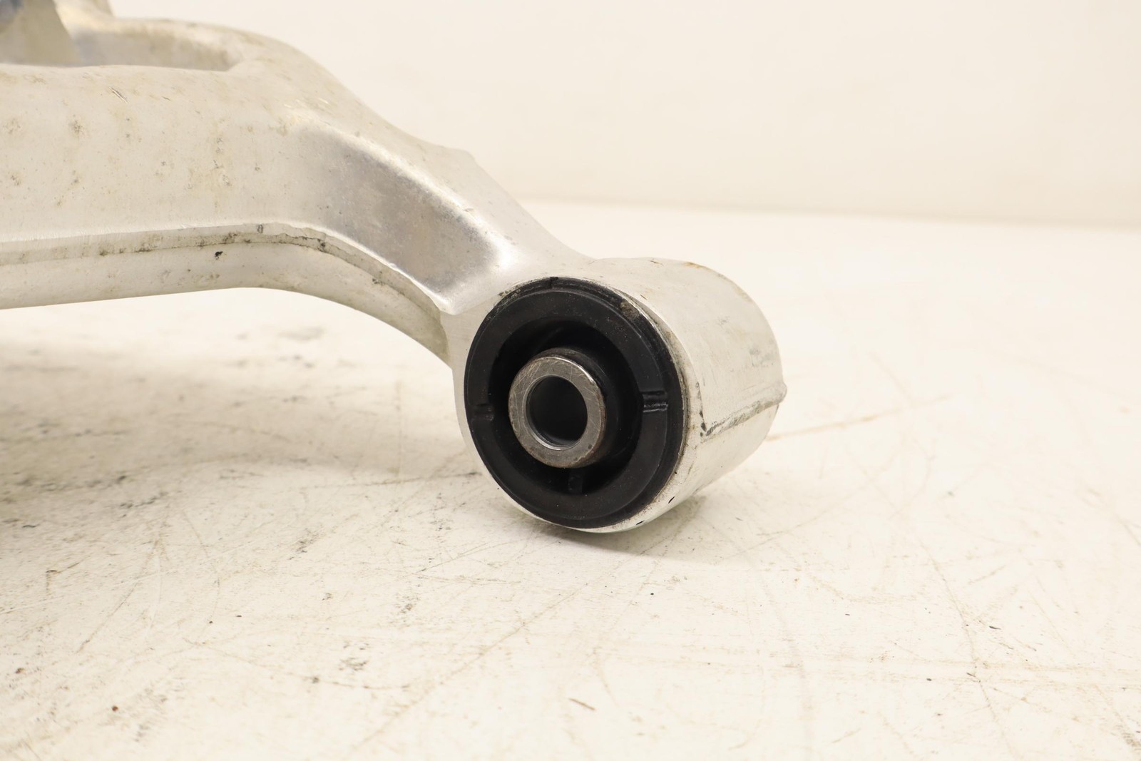 2017-2020 Infiniti QX60 AWD Rear Right Upper Control Arm 555019NJ0A OEM