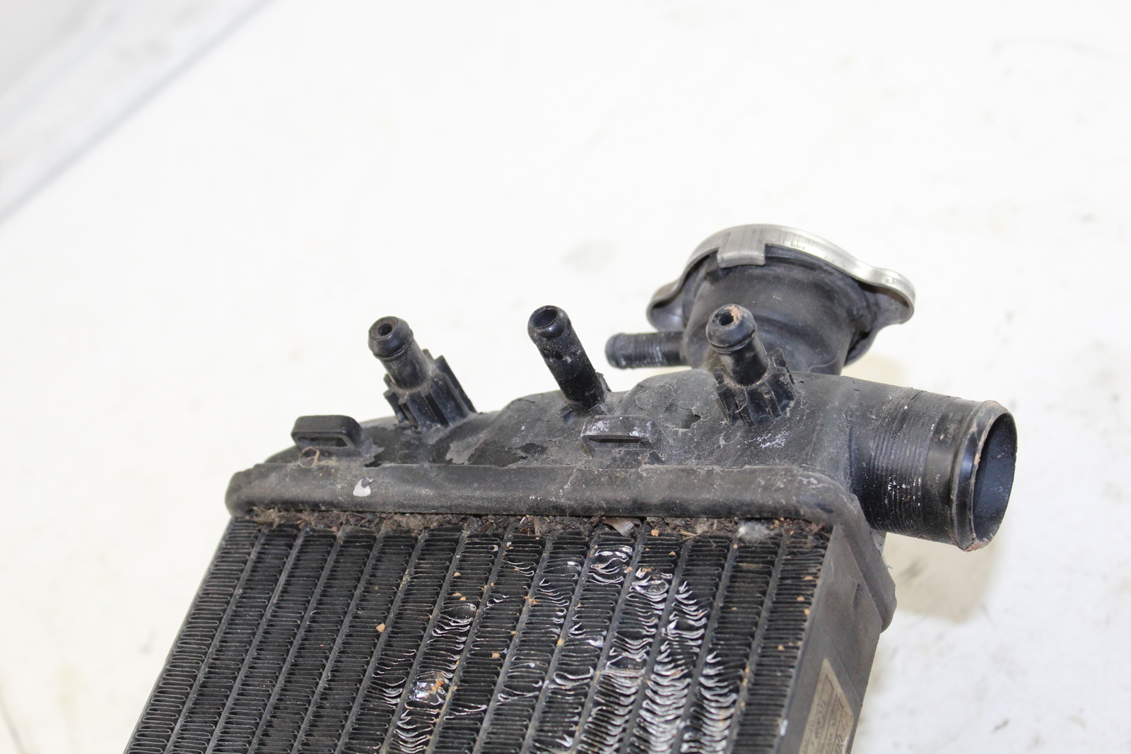 98 99 00 01 02 03 04 BMW K1200LT LEFT ENGINE RADIATOR MOTOR – STRAIGHT – NO LEAK