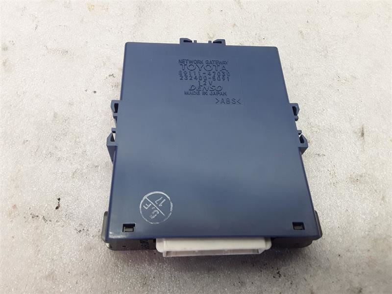 89111-47030 Network Gateway Control Module 04-06 PRIUS 5-2-2P