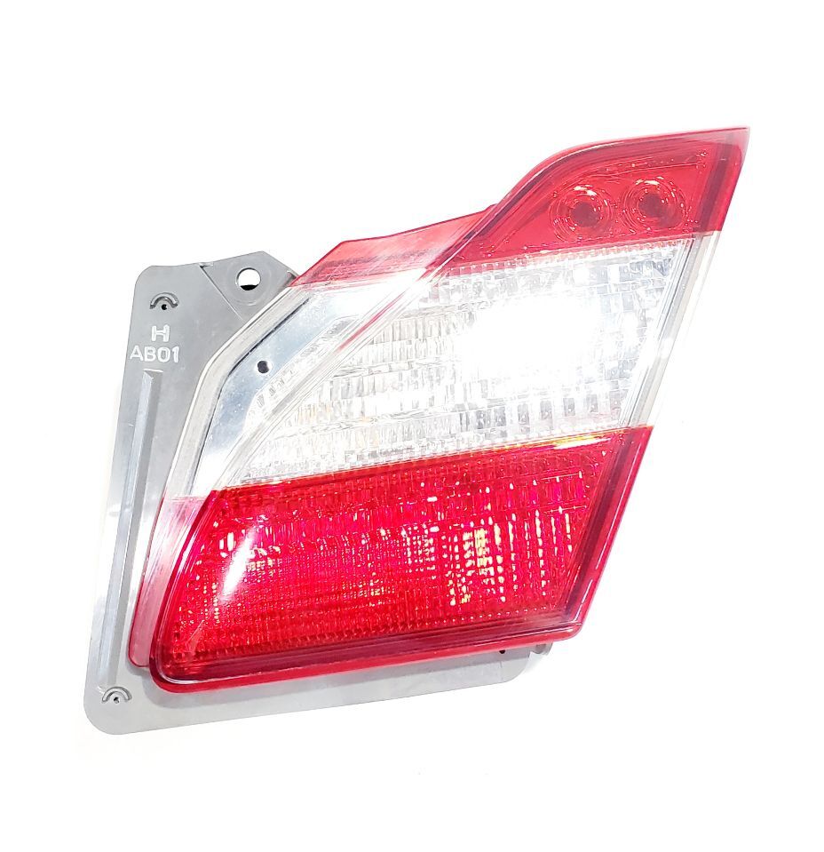 2011 2012 2013 Infiniti M56 OEM Pair Of Trunk Lid Mounted Taillight